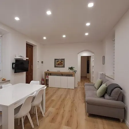 Casa La Bisbetica San Damiano dʼAsti